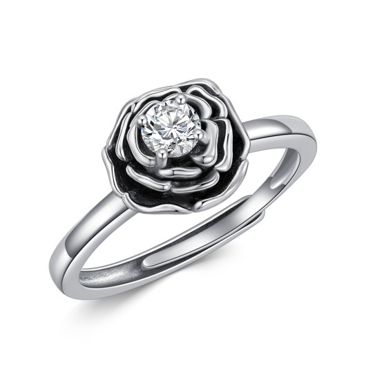 Srebrny pierścionek zaręczynowy w kształcie koła, wykonany w laboratorium z diamentową różą